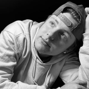 Meet your Posher, Adrian